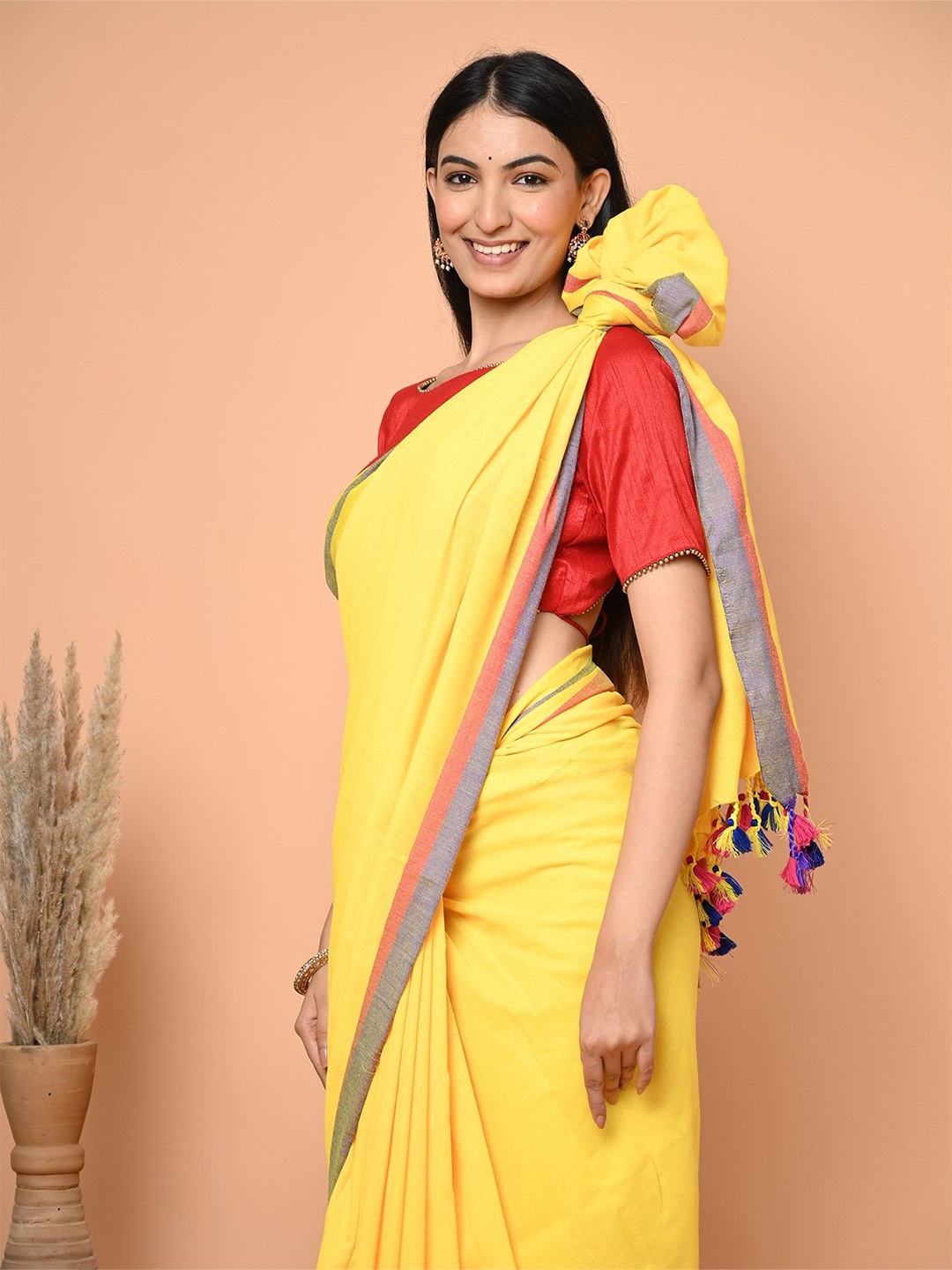 

BEATITUDE Pure Cotton Saree, Yellow