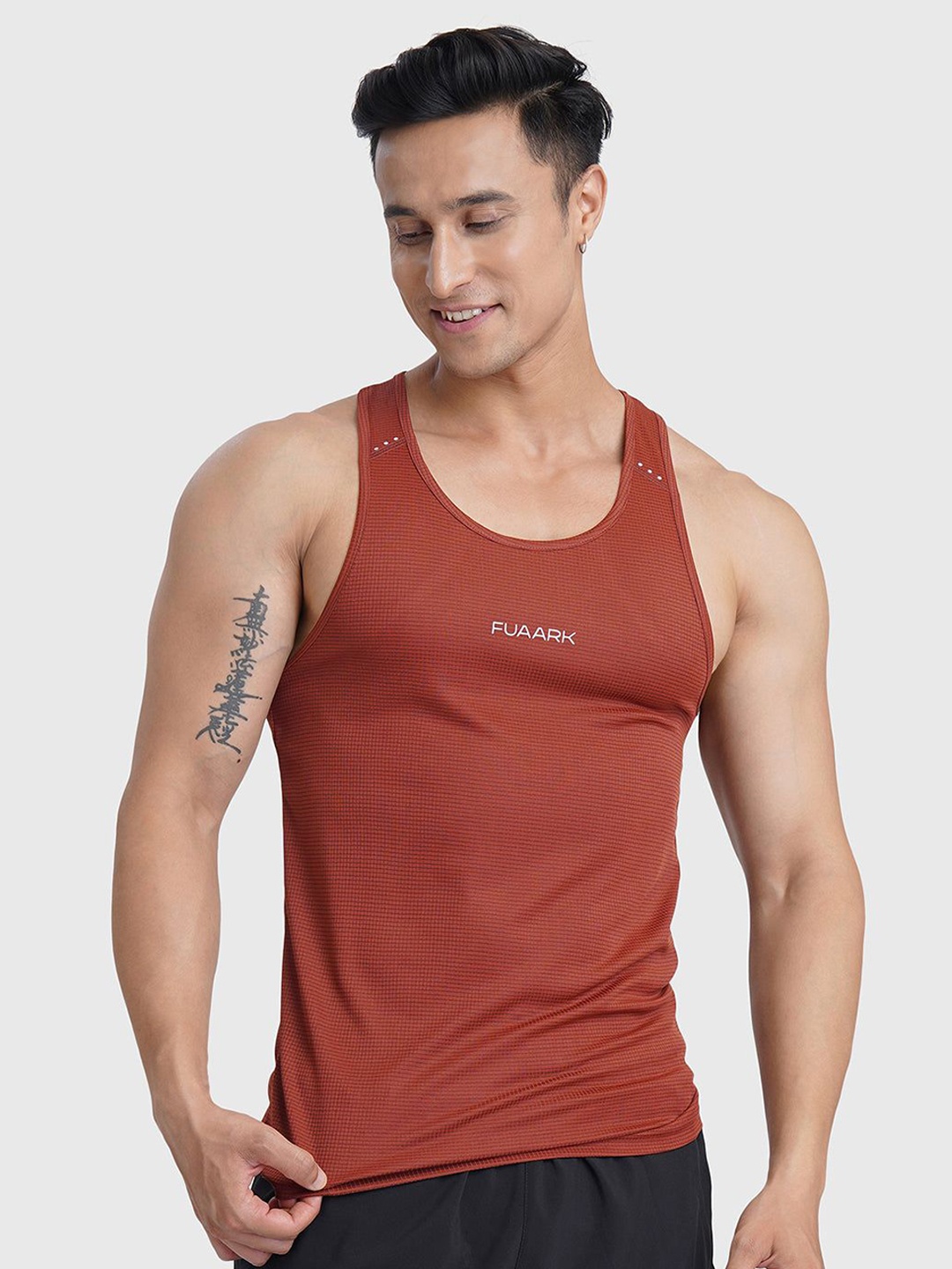 

FUAARK Printed Scoop Neck Innerwear Gym Vests Checks-R_Tank-Salsa Rust-S