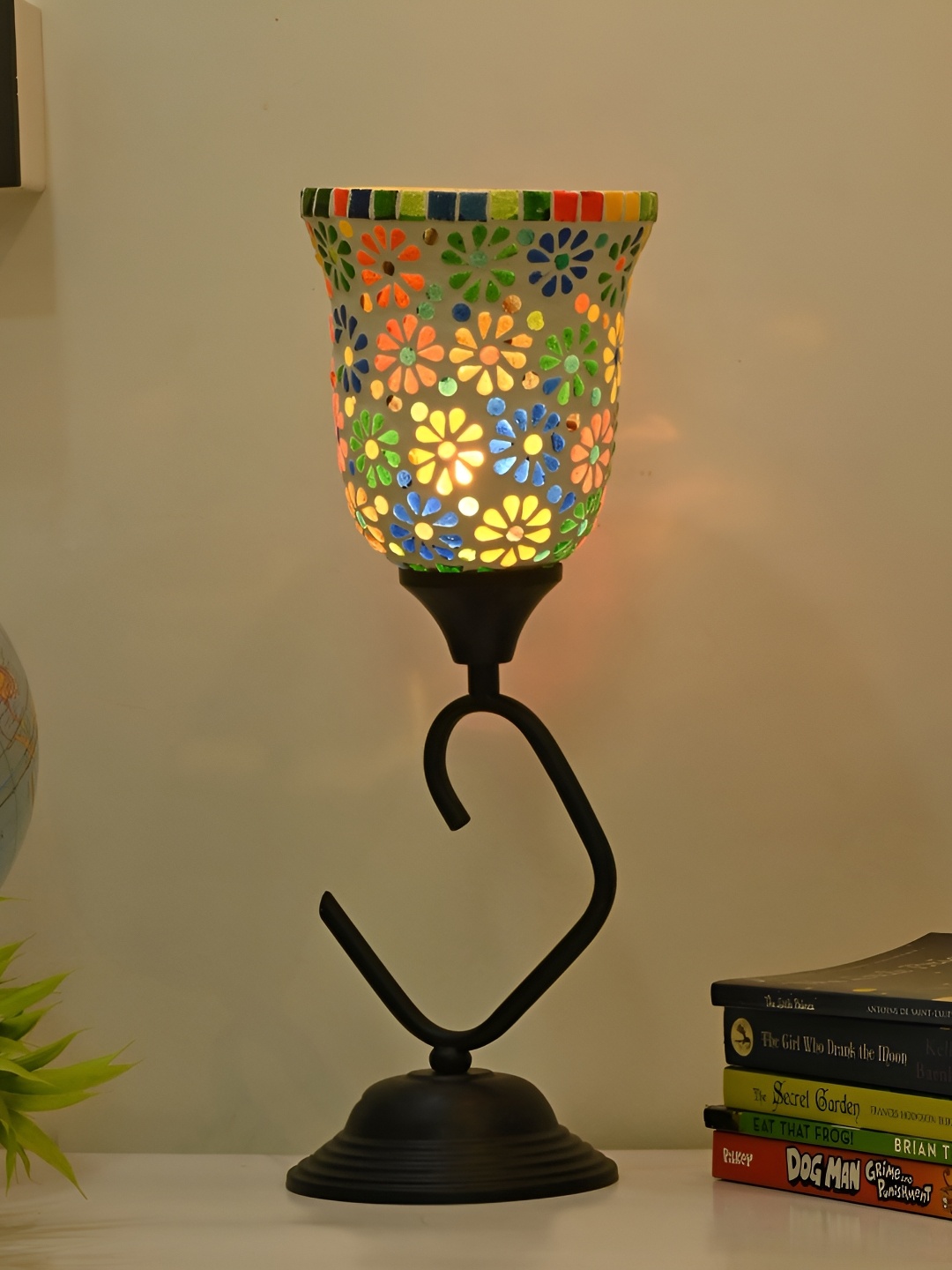 

Afast Green & White Textured Bell Shaped Glass Table Lamp With Adjustable Cord
