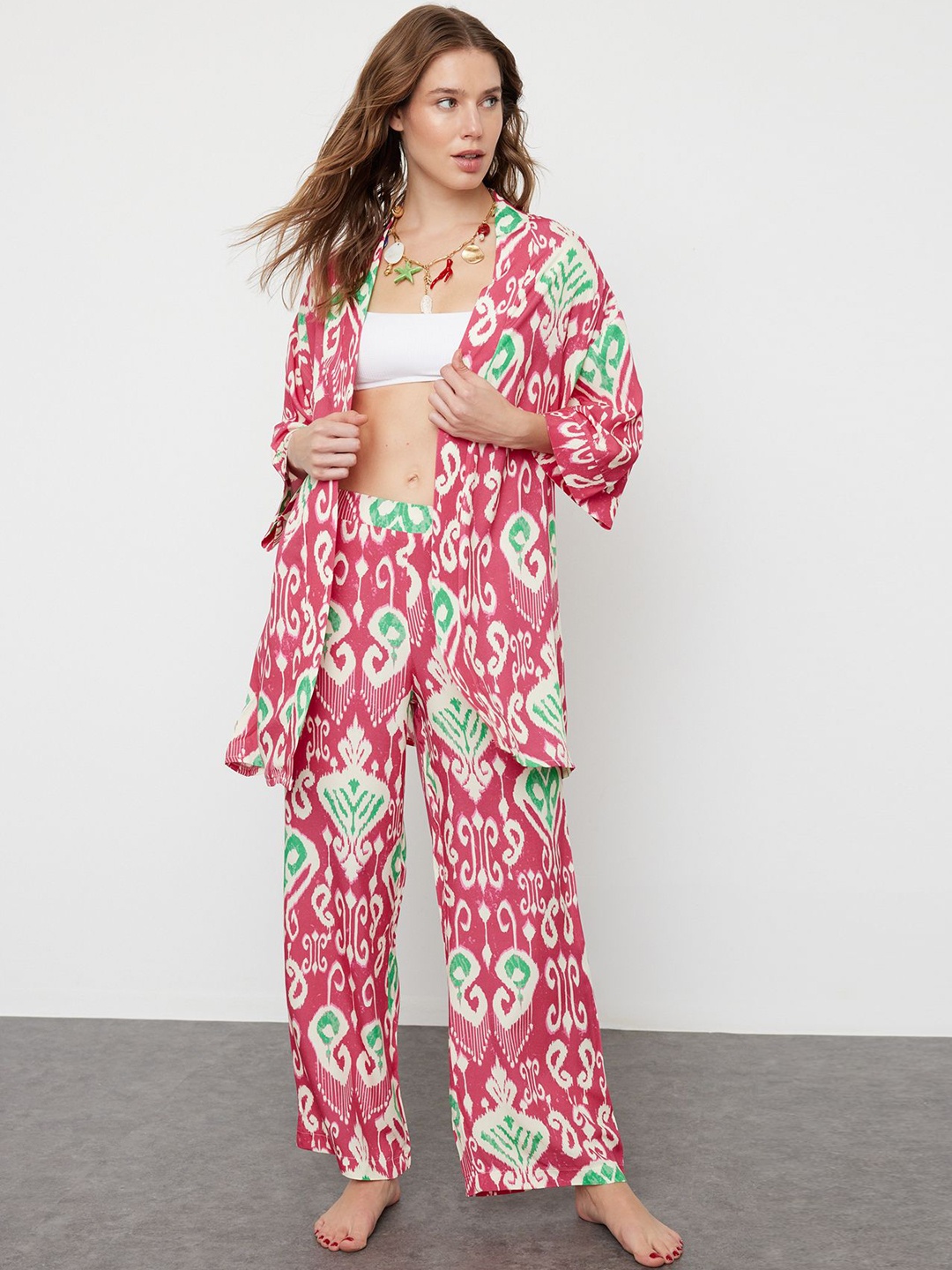 

Trendyol Floral Printed Shawl Collar Top With Trousers, Pink