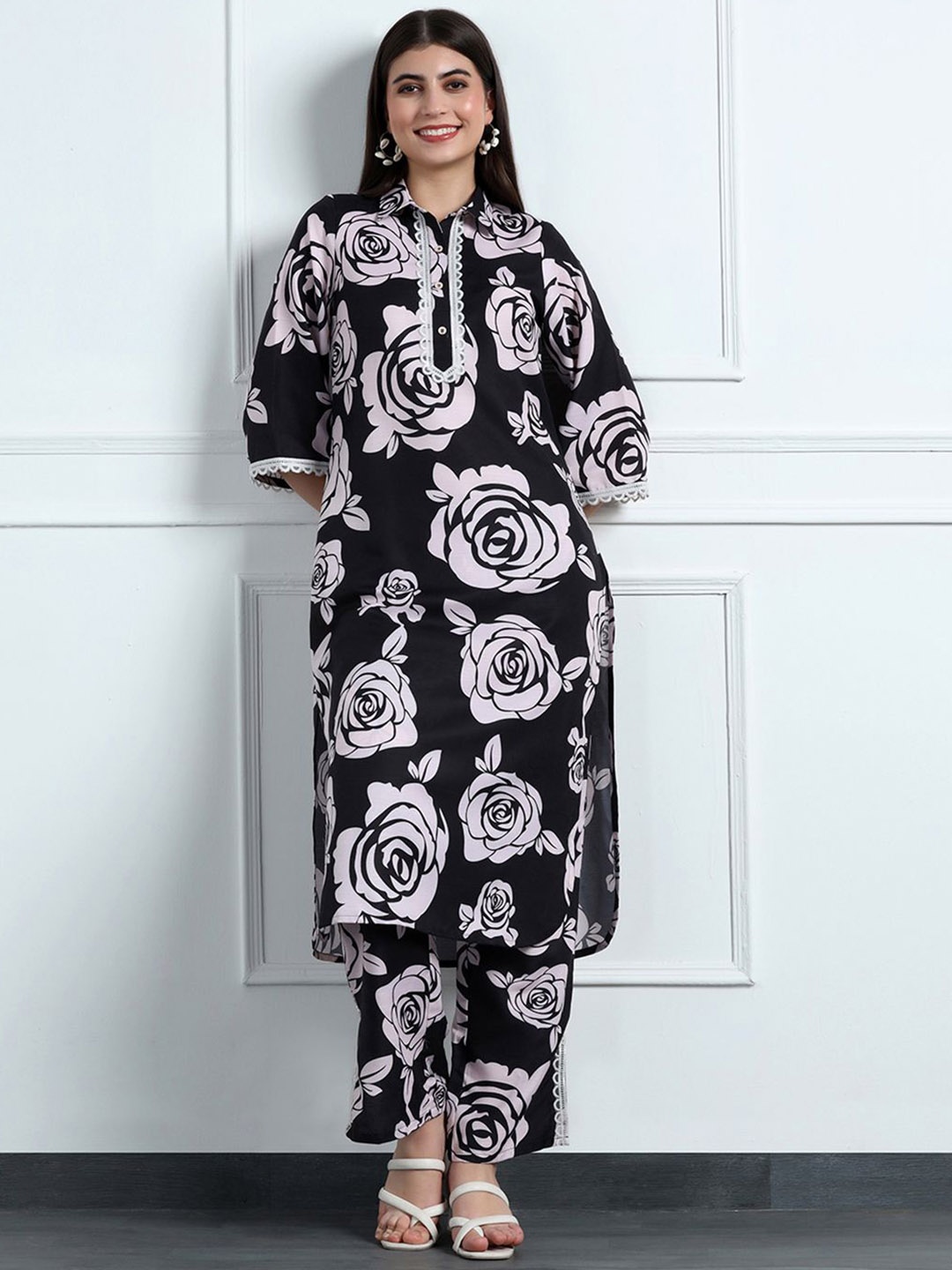 

FASHION DREAM Women Floral Printed Regular Kurta with Trousers, Black