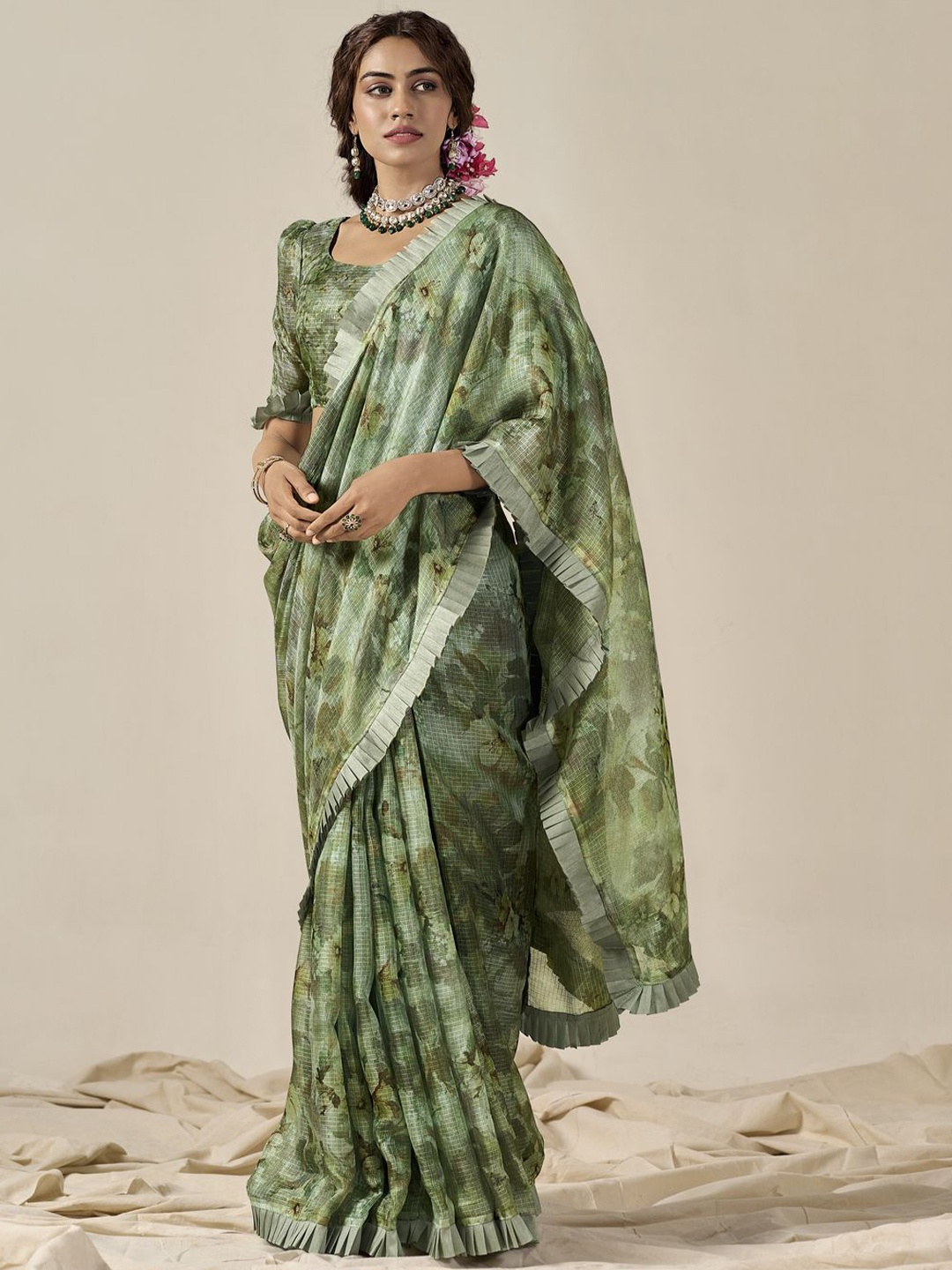 

CHUDIYA Woven Design Floral Ruffles Saree, Olive