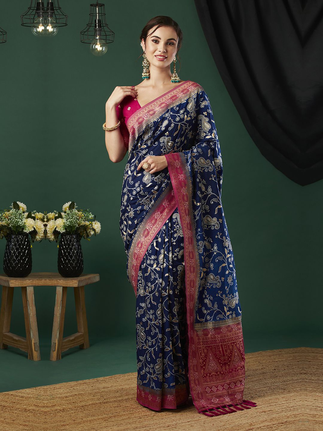 

KAYOMMI Banrasi Pure Georgette Jacquard Saree, Blue
