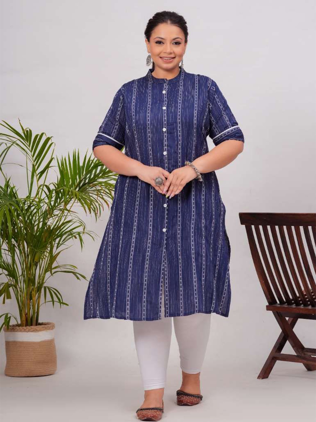

HEARTLOOM Pure Cotton Woven Design Kurta, Navy blue