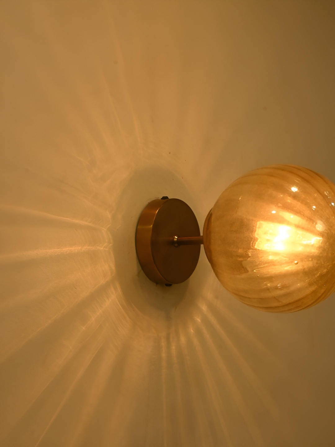 

Afast Gold-Toned Glass Traditional Rectangle Shaped Wall Lamp