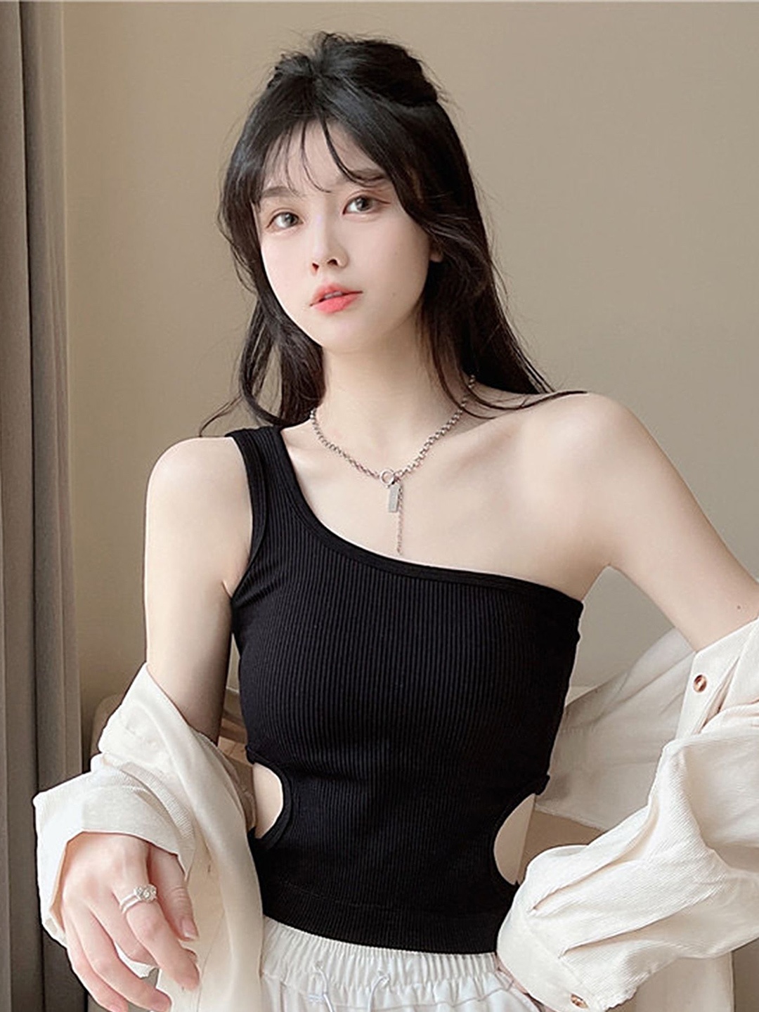 

LULU & SKY Top, Black