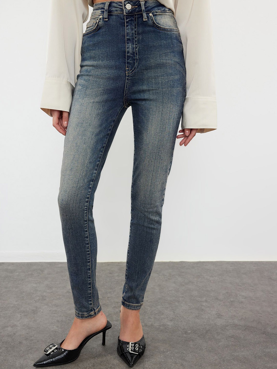 Trendyol Women Heavy Fade Jeans, Grey
