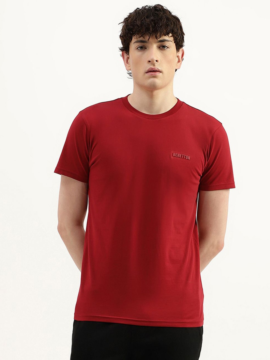 

United Colors of Benetton Men Solid Round Neck Pure Cotton T-shirt, Red