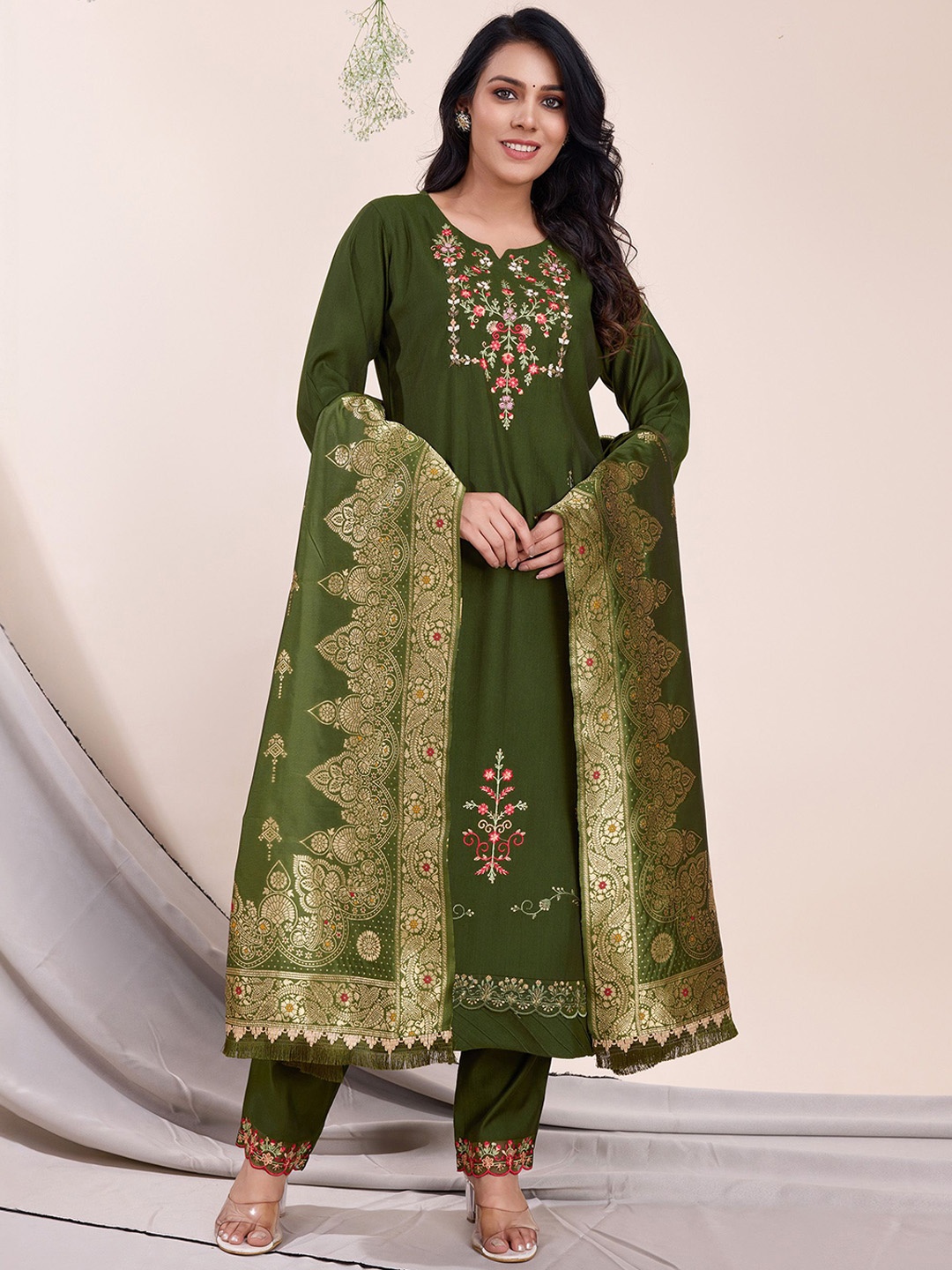 

MOJILAA Floral Embroidered Beads and Stones Straight Kurta with Trousers & With Dupatta, Green