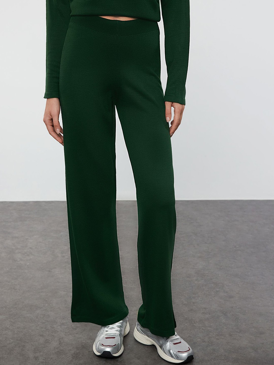 

Trendyol Round Neck Acrylic T-Shirt With Trousers, Green