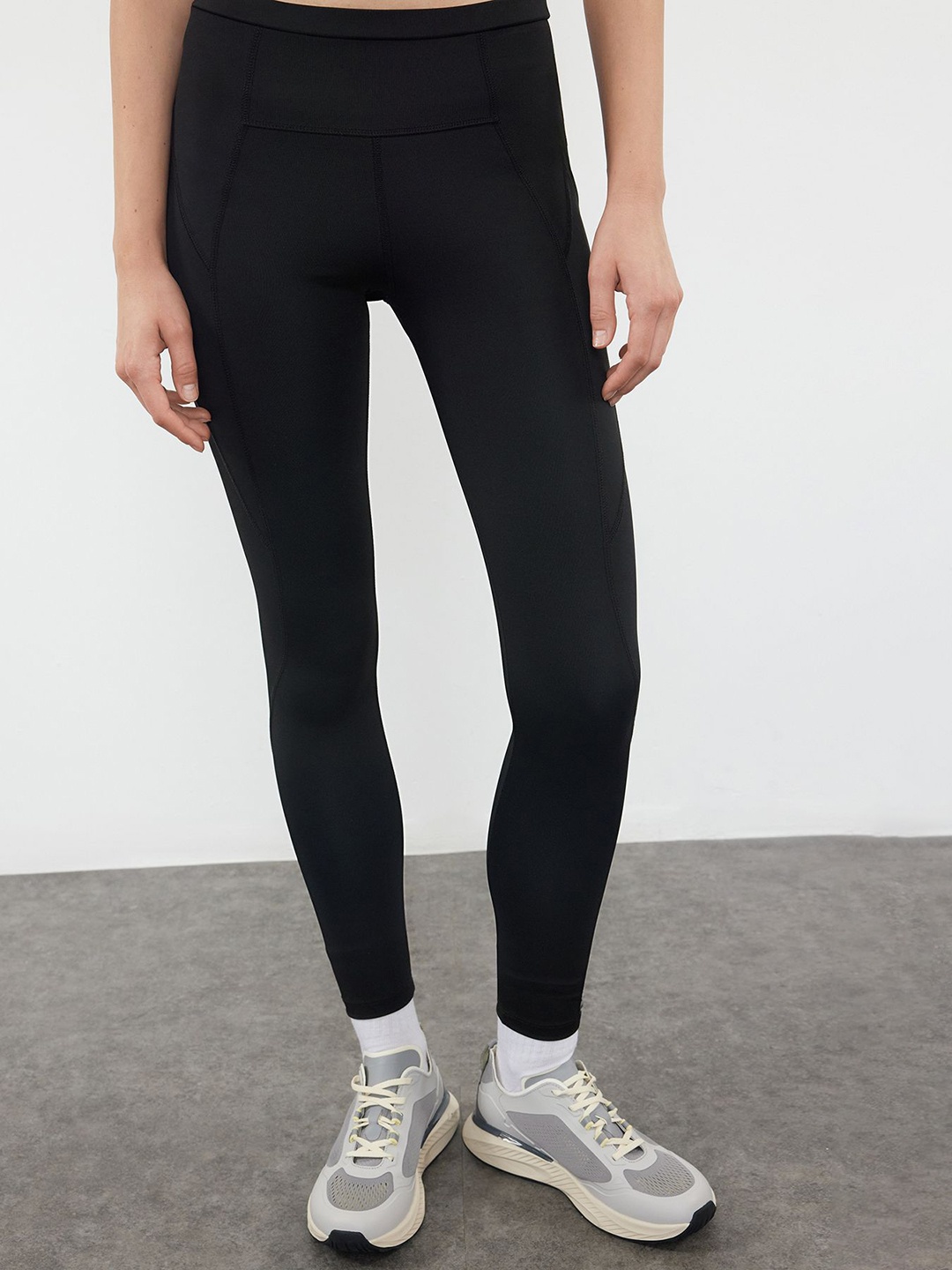 

Trendyol Women Solid Ankle-Length Tights, Black