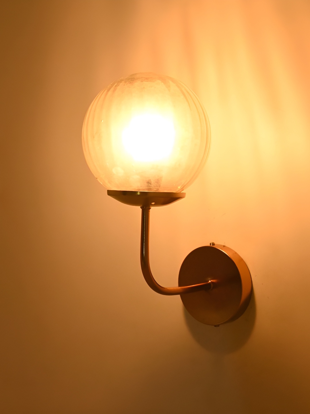 

Afast Gold-Toned Glass Traditional Rectangle Shaped Wall Lamp