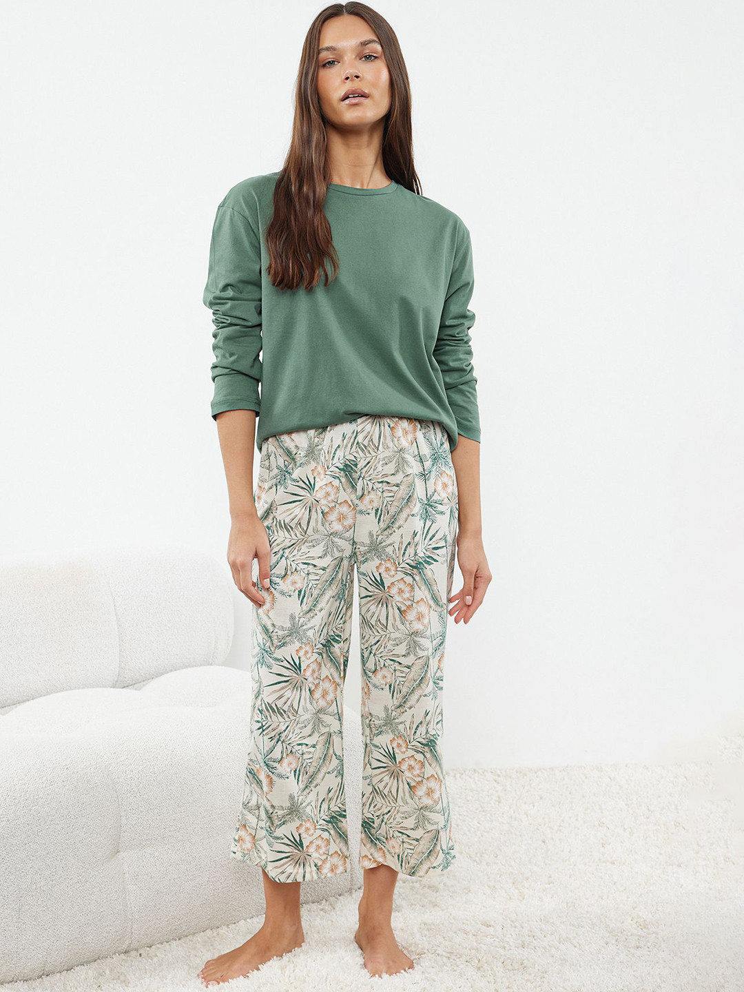 

Trendyol Women Floral Printed Long Sleeves Night suit, Green