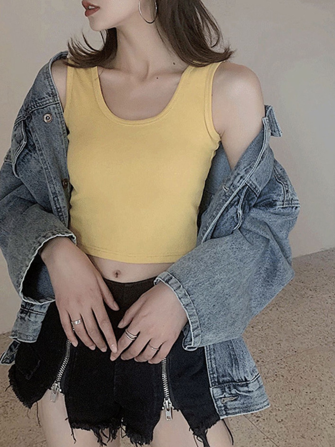 

LULU & SKY Crop Top, Yellow