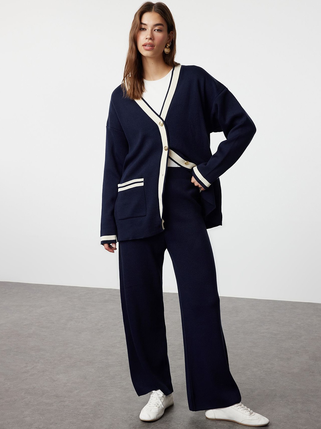 

Trendyol V-Neck Sweater With Trousers, Navy blue