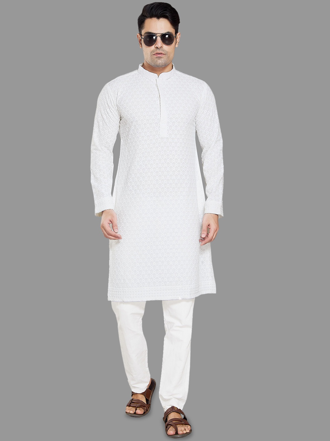 

DIVISIVE Floral Embroidered Sequinned Mandarin Collar Kurta With Trousers, White