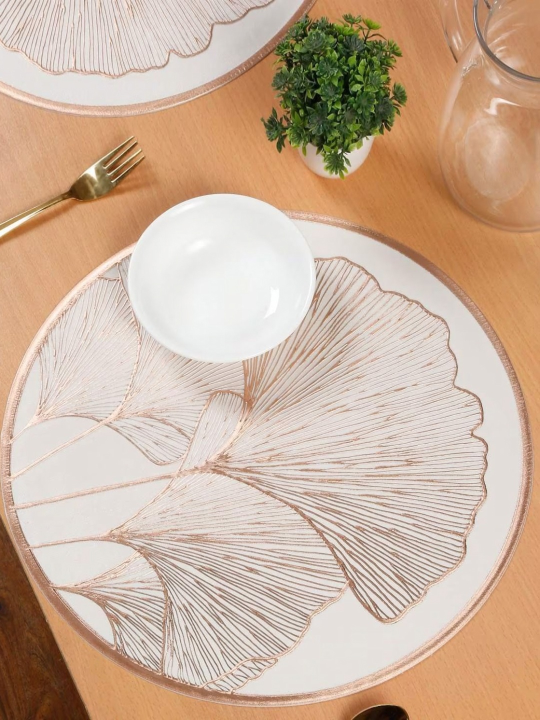 

LooMantha Coper-Toned & White 2 Pieces Floral Printed L-Pressing Round Table Placemats, Copper