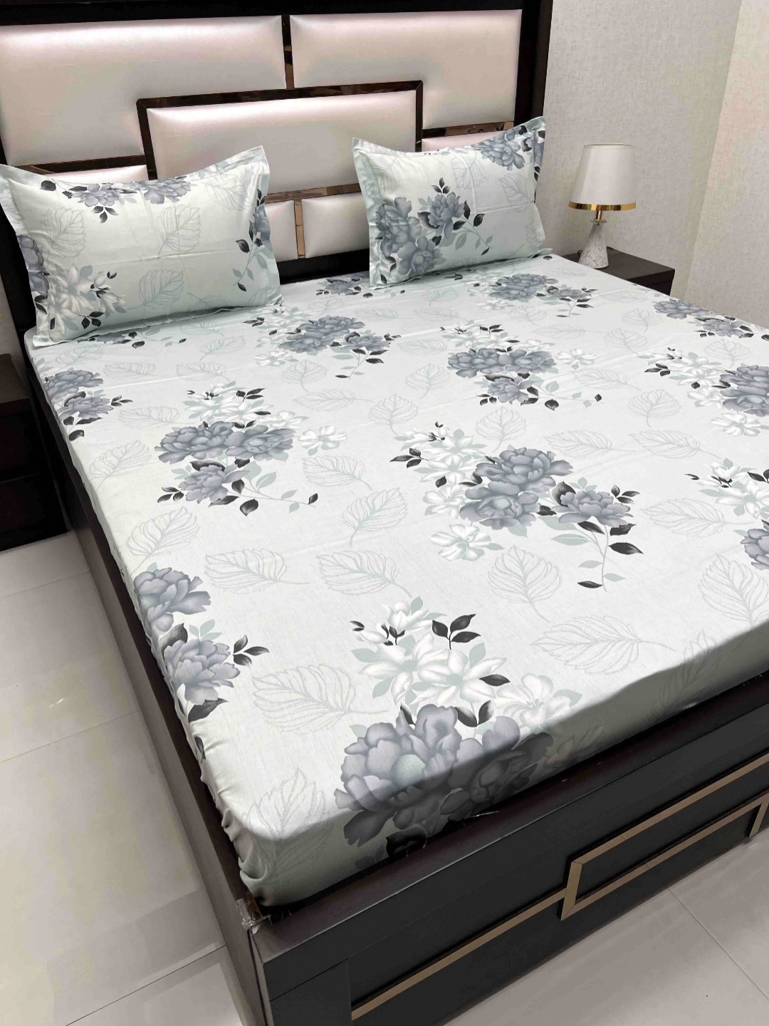 

Pure Decor Royal Velar Green & White Floral King Bedsheet with 2 Pillow Covers