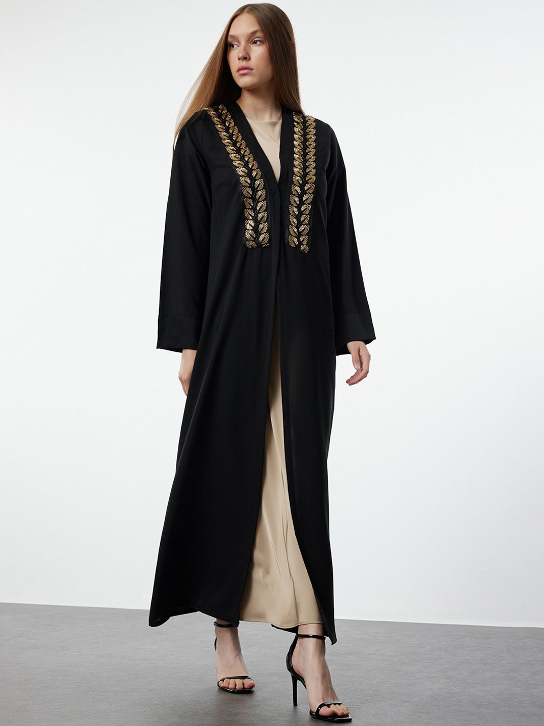 

Trendyol Self Design Embroidered Open Front Longline Shrug, Black