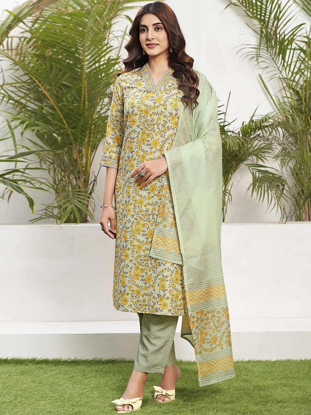 

KALINI Floral Printed Straight Kurta with Trousers & Dupatta, Yellow