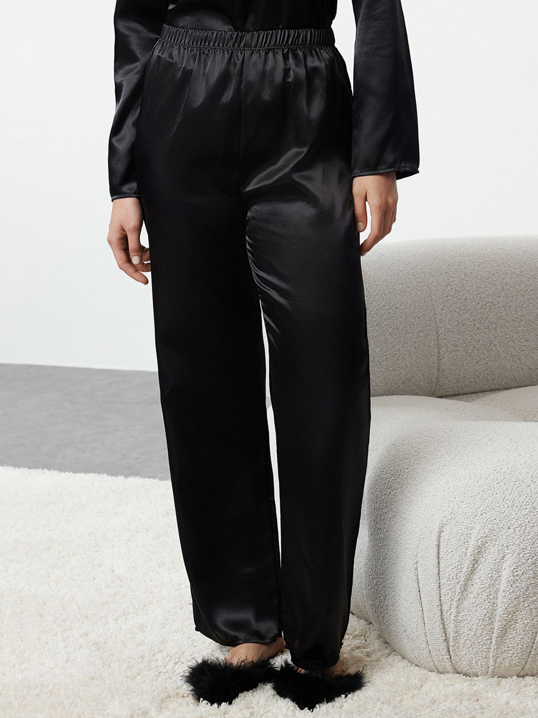 

Trendyol Women Night suit, Black