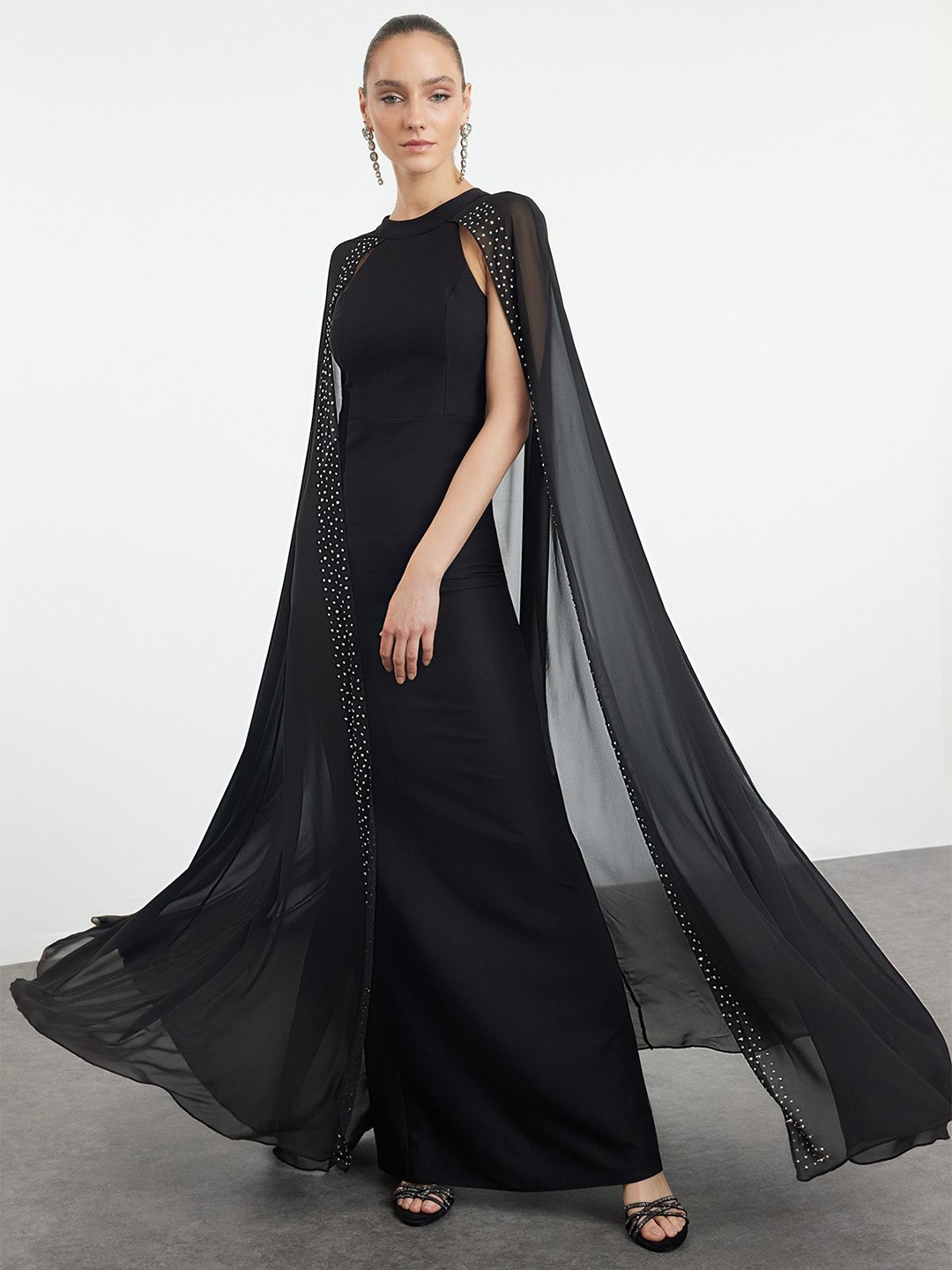 

Trendyol Women Solid Batwing Sleeves Maxi Dress, Black