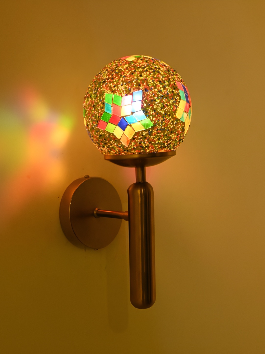 

Afast White & Gold Toned Abstract Printed Glass Contemporary Spherical Shaped Wall Lamp