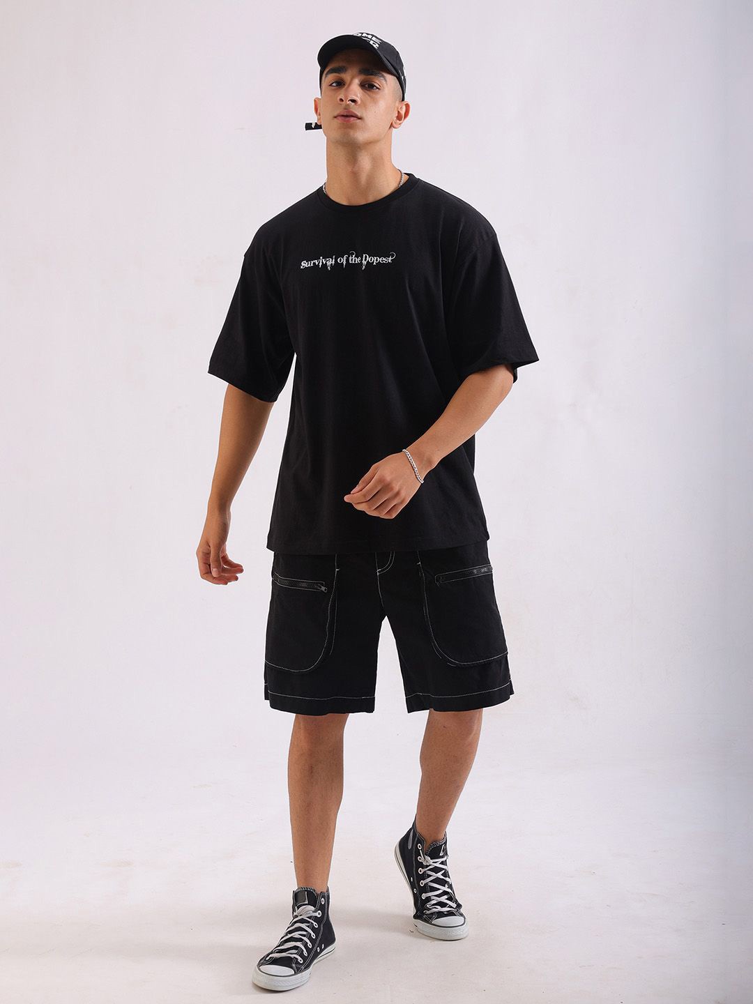 

IZF Men Typography Printed Pockets T-shirt, Black