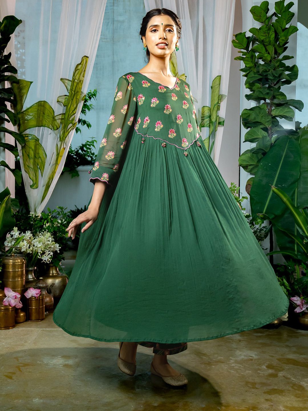 

Baise Gaba Floral Embroidered Anarkali Kurta, Green