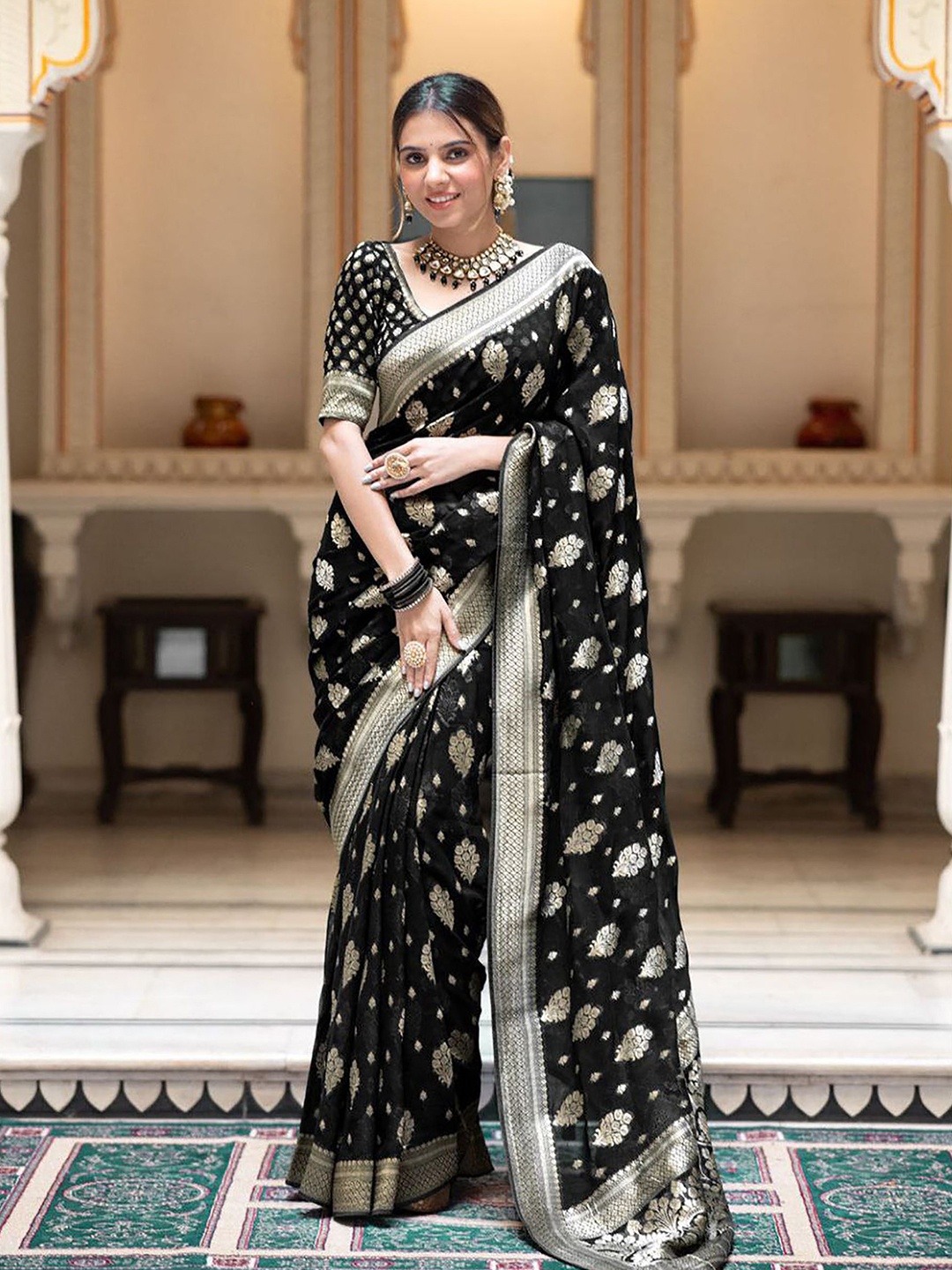 

Aldwych Ethnic Motifs Woven Design Zari Banarasi Saree, Black