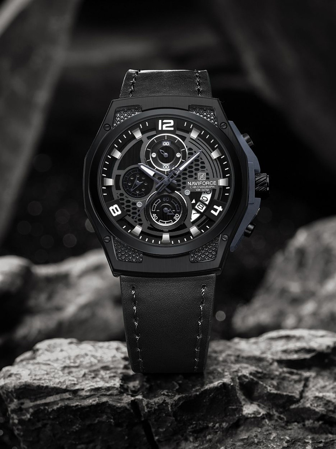 

Naviforce Men Brass Dial & Leather Straps Analogue Chronograph Watch NF8051L BGYB, Black