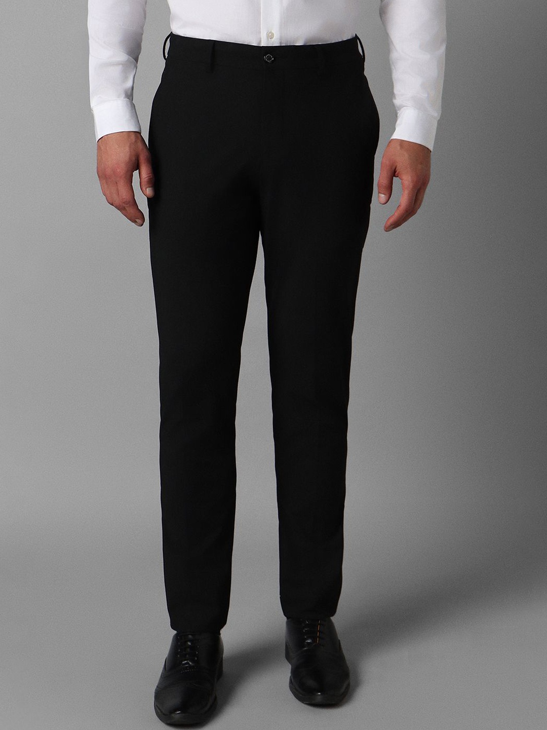 

Louis Philippe Men Solid Regular Fit Formal Trousers, Black