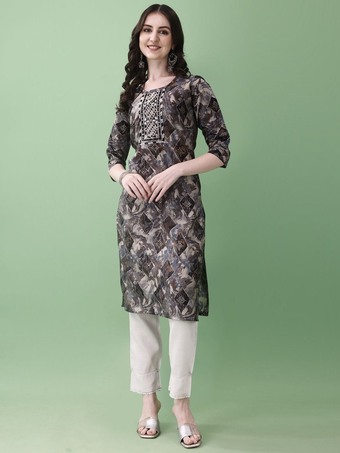 

KUNDAN FAB Geometric Printed Mirror Work Straight Kurta, Grey