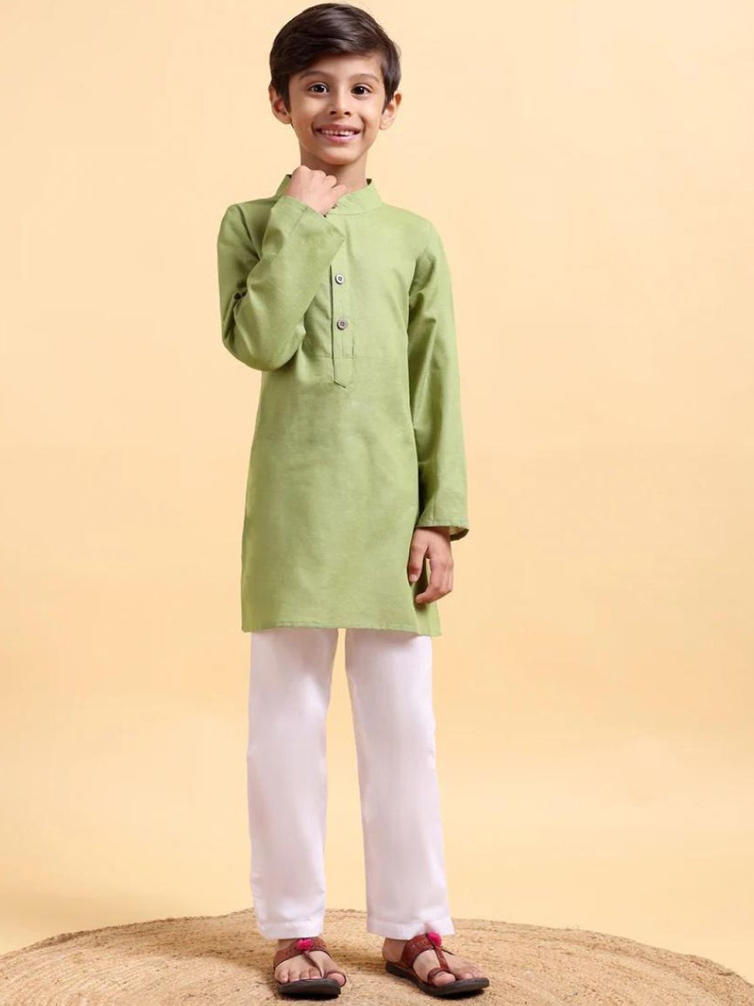 

Mera Rang Boys Band Collar Cotton Linen Straight Kurta With Pyjama, Green