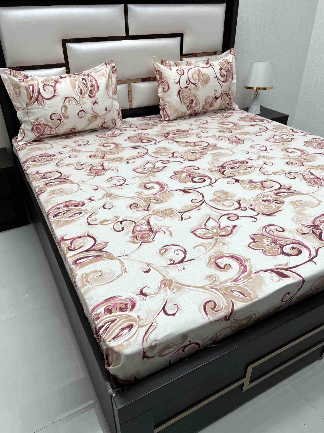 

Pure Decor Royal Velar White Ethnic 380 TC Cotton King Bedsheet With 2 Pillow Covers