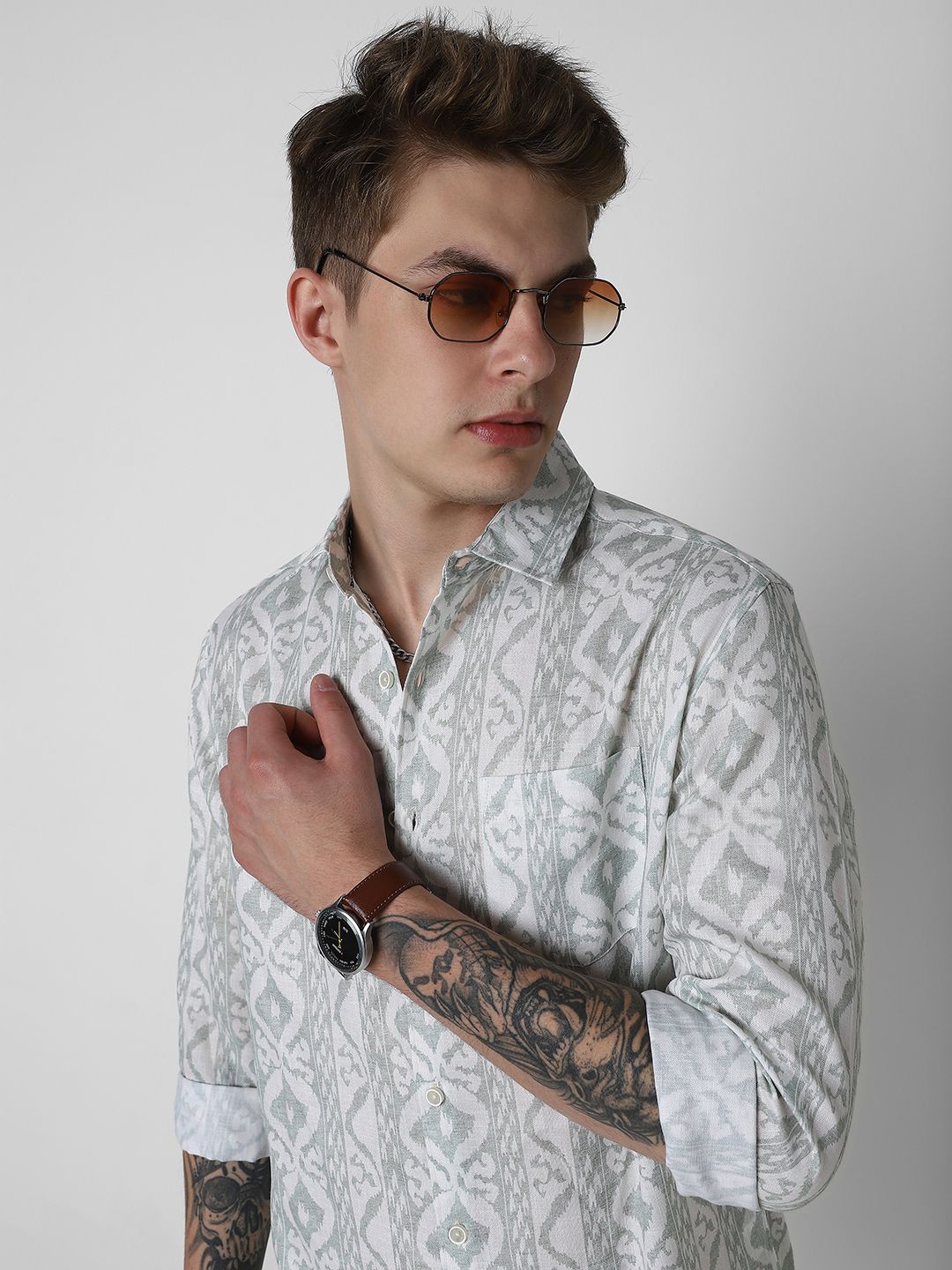 

VASTRADO Men Classic Slim Fit Opaque Printed Casual Shirt, Green