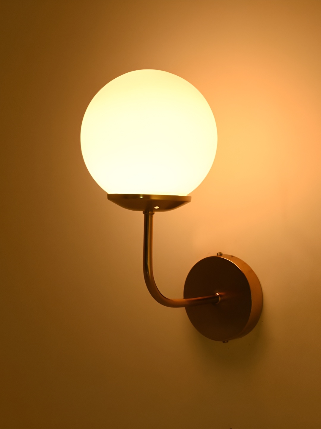

Afast White Glass Traditional Spherical Shaped Wall Lamp
