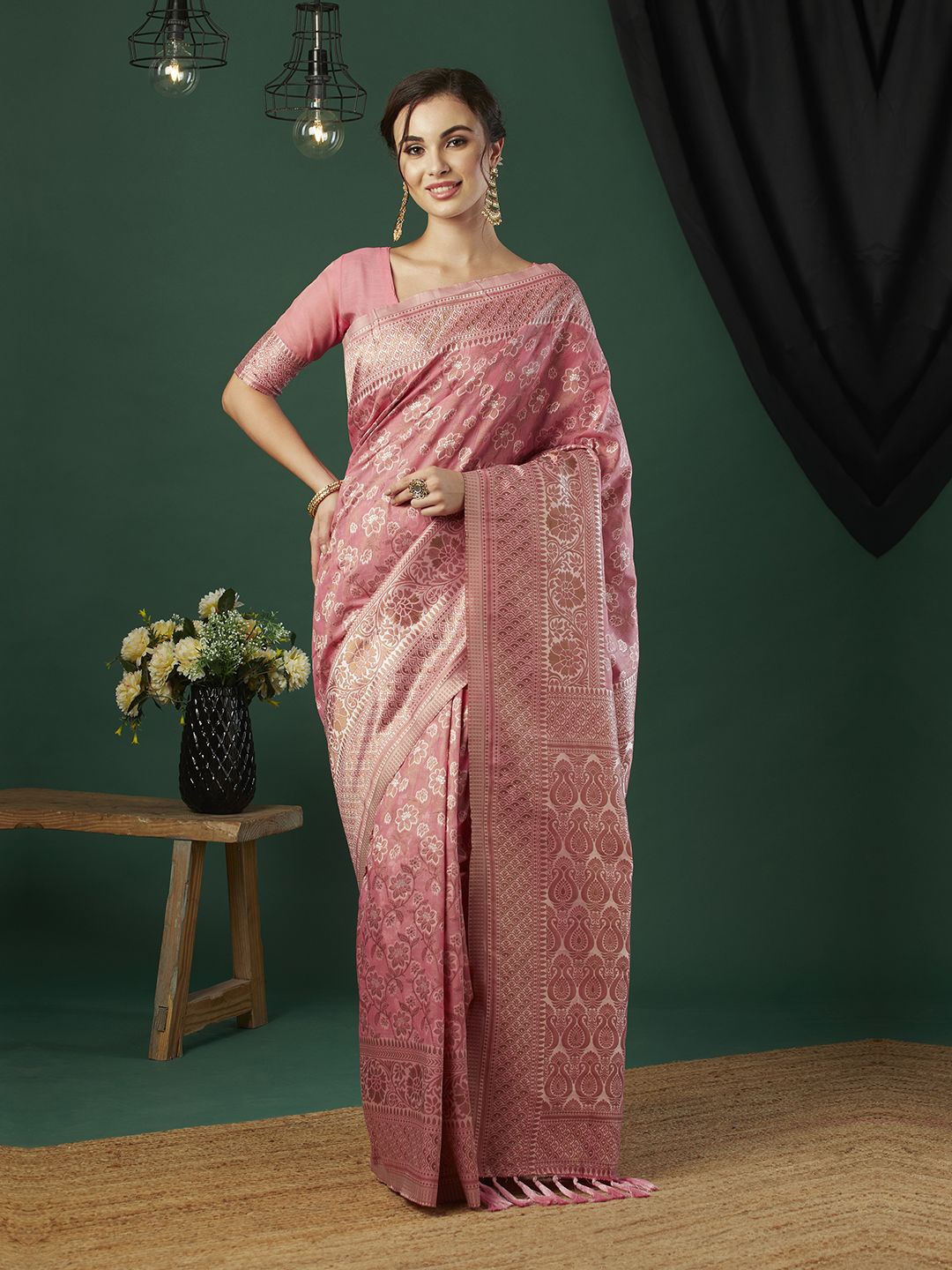 

KAYOMMI Woven Design Zari Pure Linen Saree, Pink