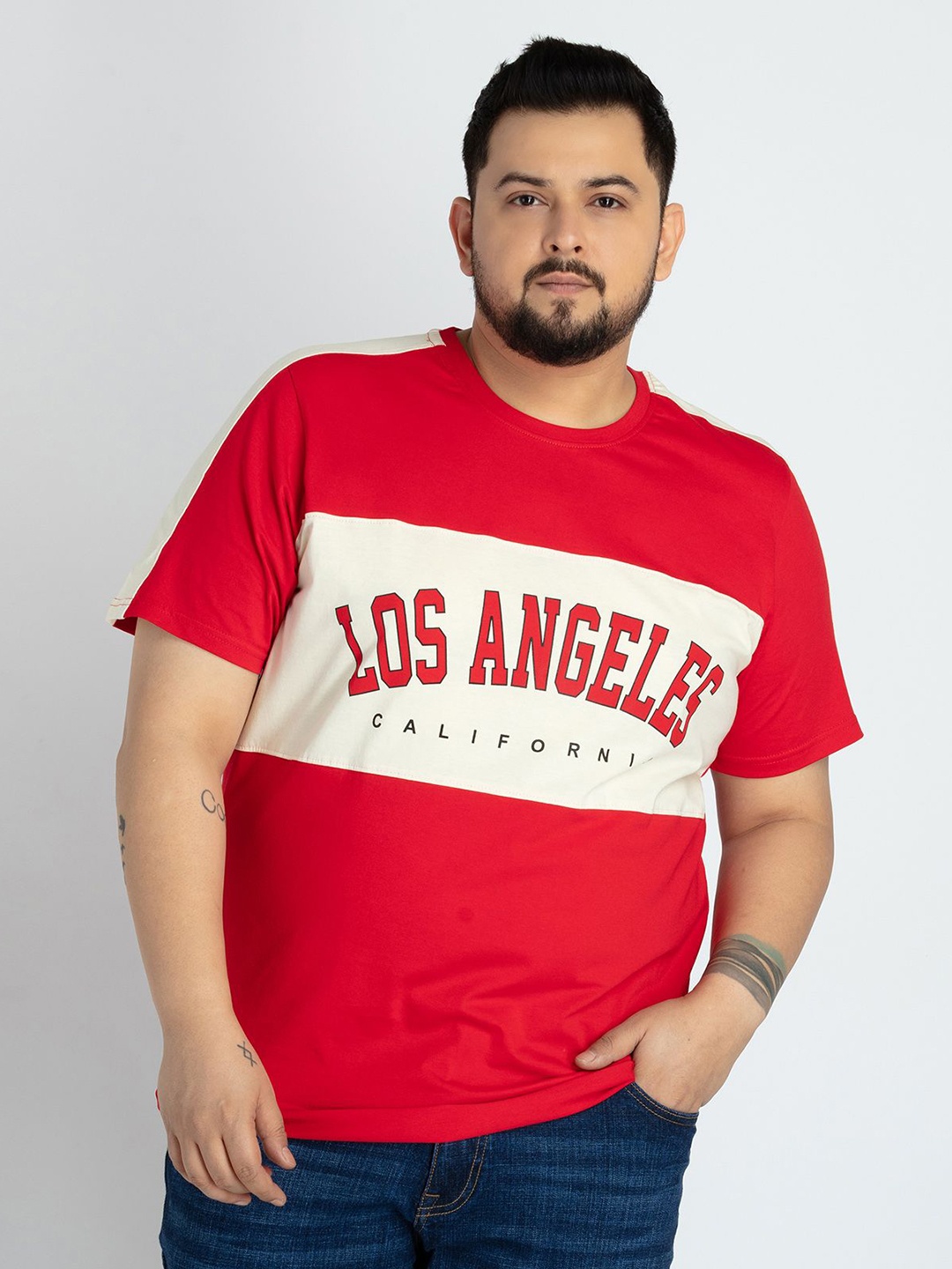 

UNSIZED Men Colourblocked Round Neck Cotton T-shirt, Red