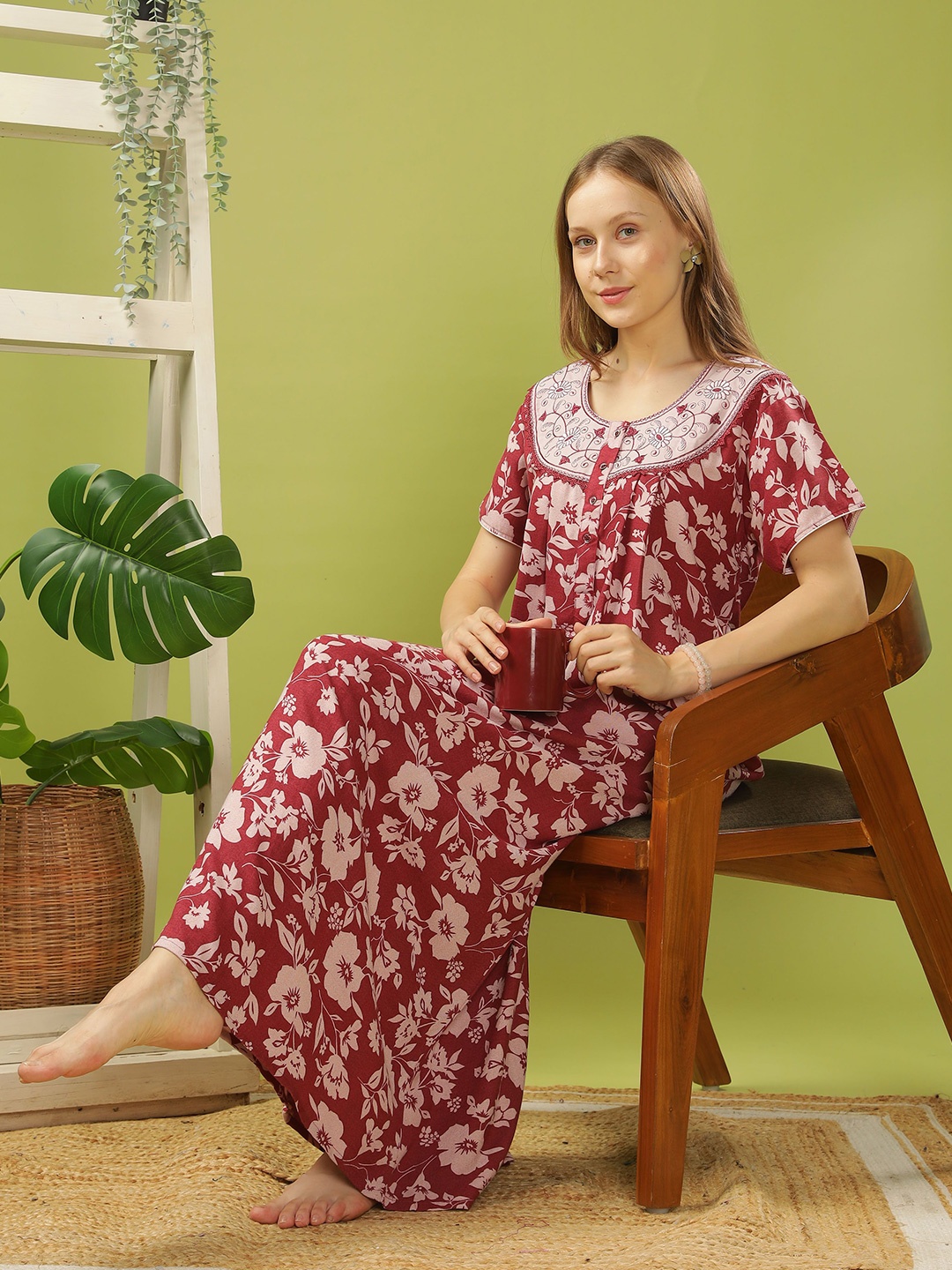 

9shines Label Printed Maxi Nightdress, Red
