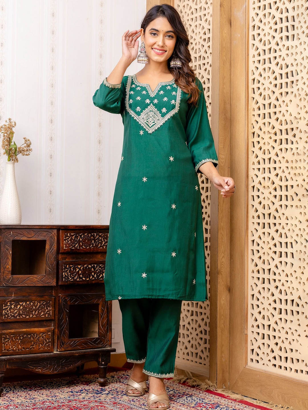 

CELEBRAVO Ethnic Motifs Embroidered Straight Zari Kurta With Trousers & Dupatta, Green