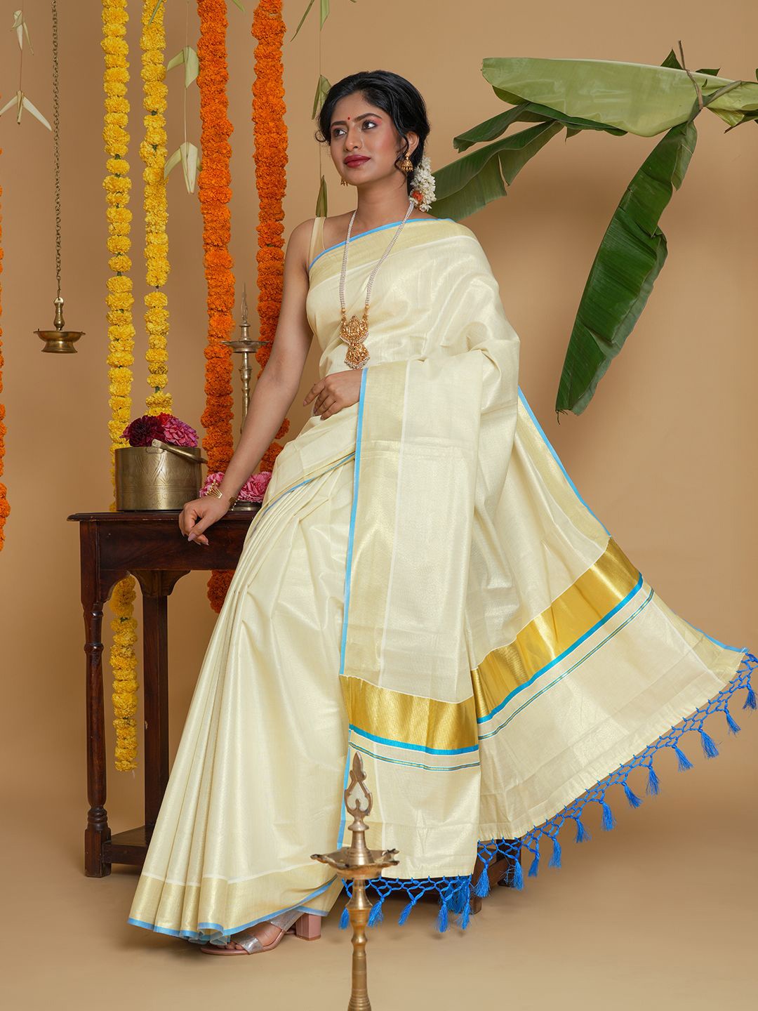 

TEEJH Zari Kasavu Tissue Saree, Off white