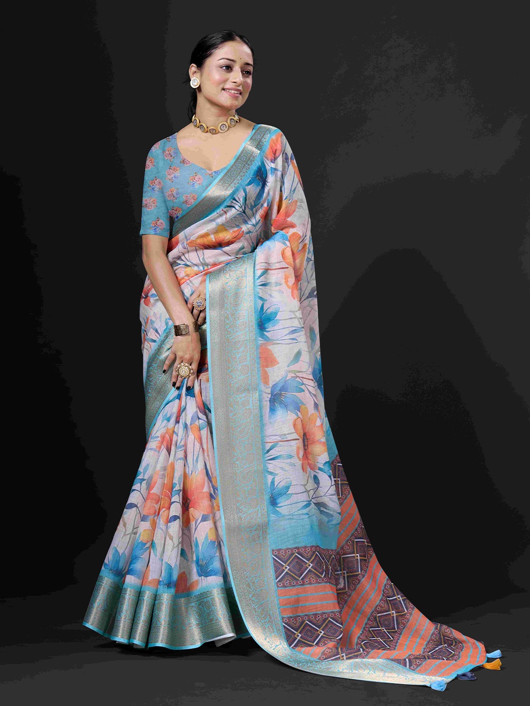 

HEER FASHION Woven Design Floral Zari Saree, Blue