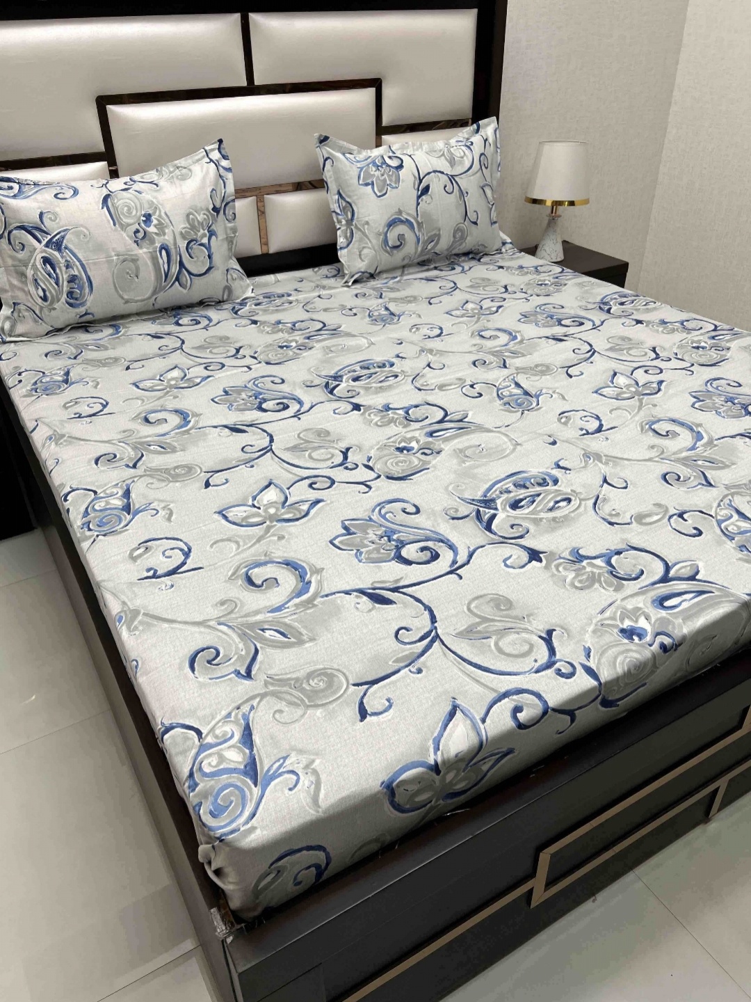 

Pure Decor Royal Velar Blue Ethnic 400 TC Pure Cotton King Bedsheet With 2 Pillow Covers