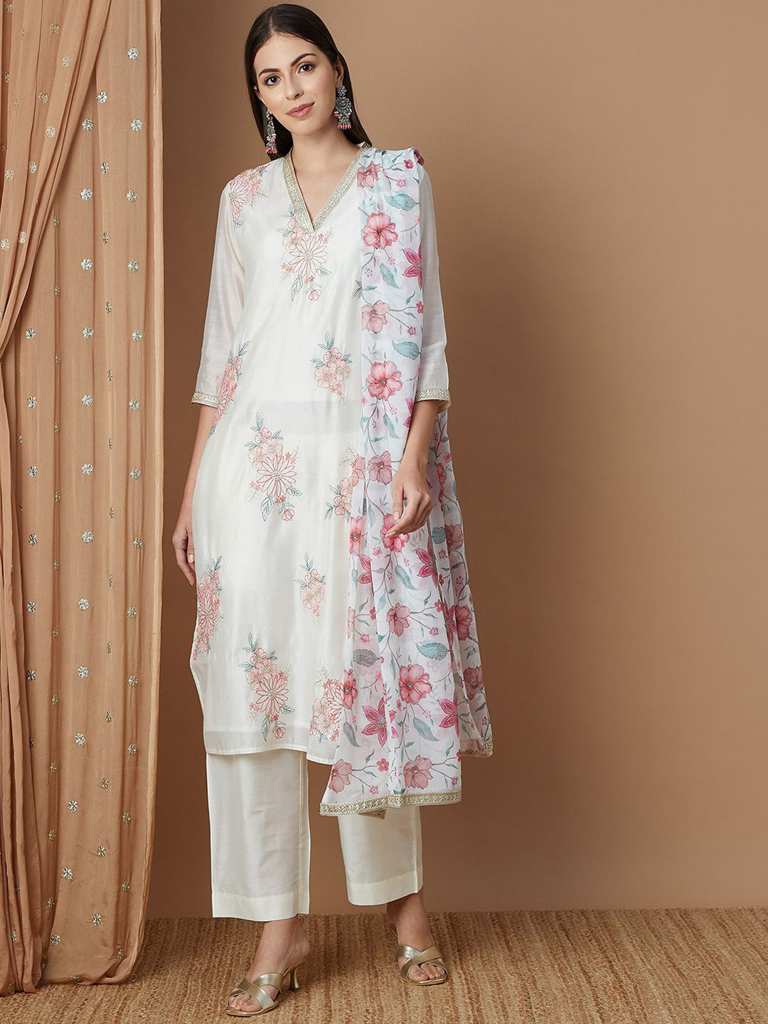 

Melange by Lifestyle Embroidered Thread Work Chanderi Silk Kurta With Trouser & Dupatta, Off white