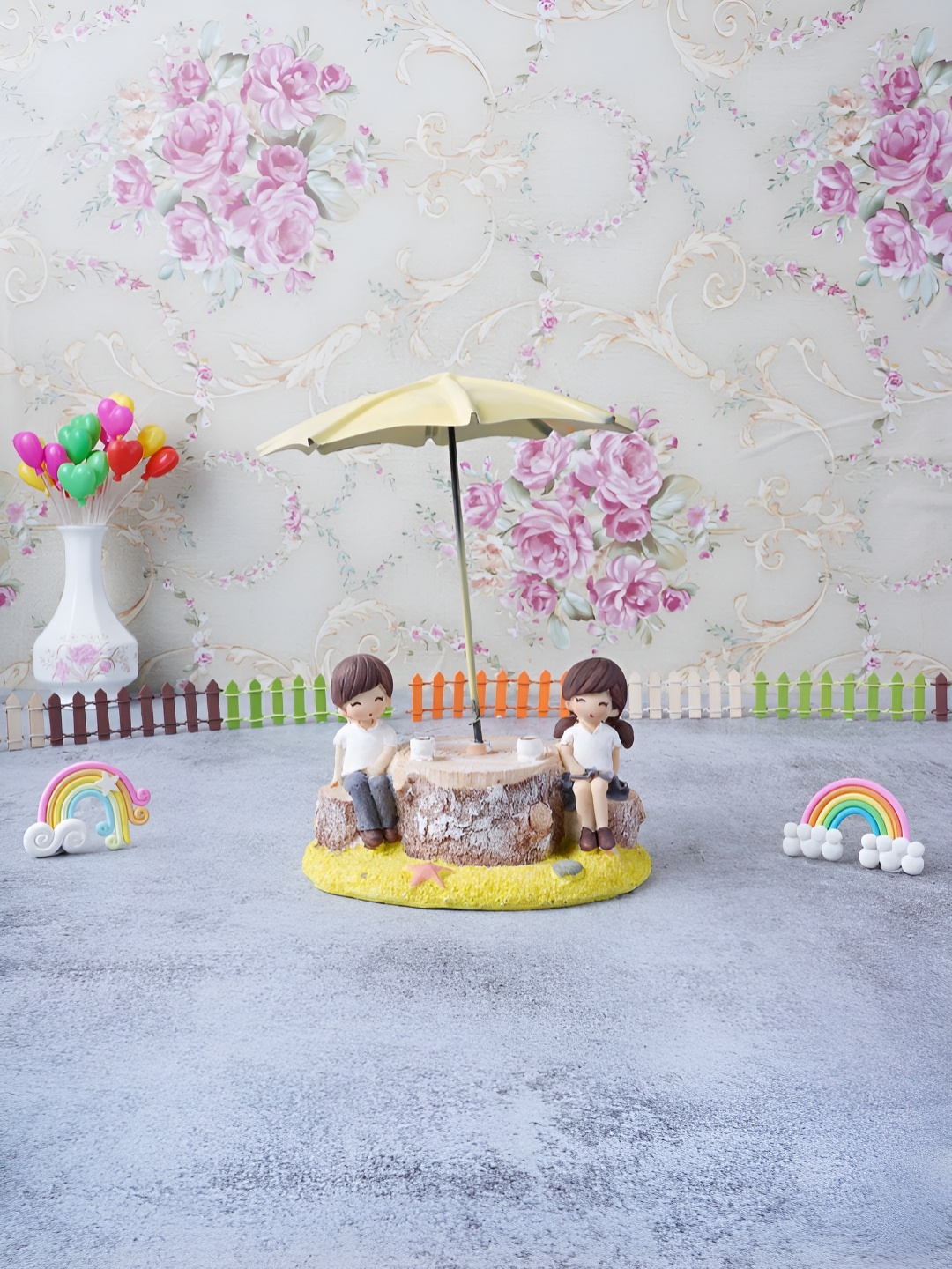 

FASHIYANOO Yellow & White Couple with umbrella Figurine Showpiece