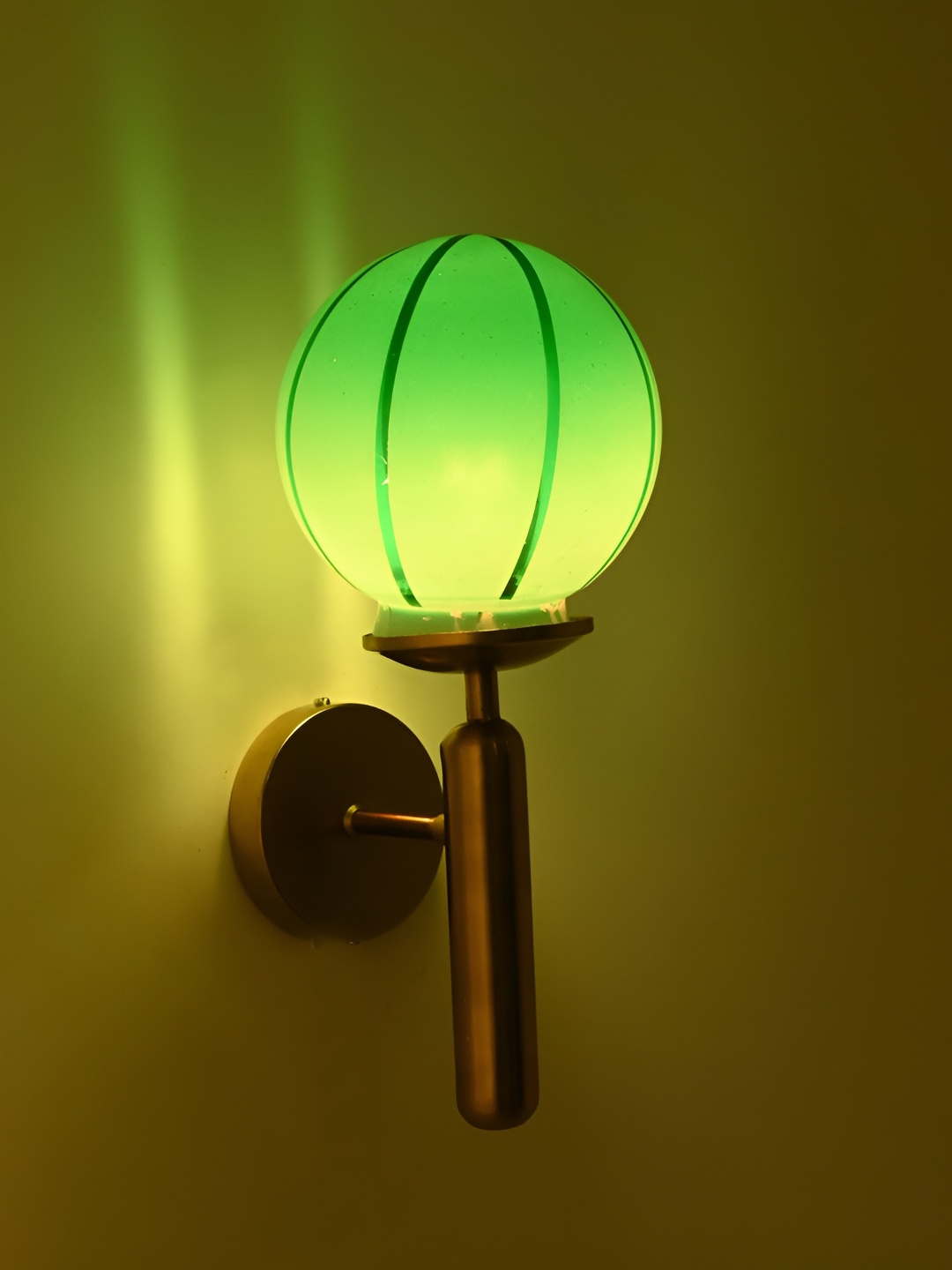 

Afast Green Glass Traditional Rectangle Shaped Wall Lamp