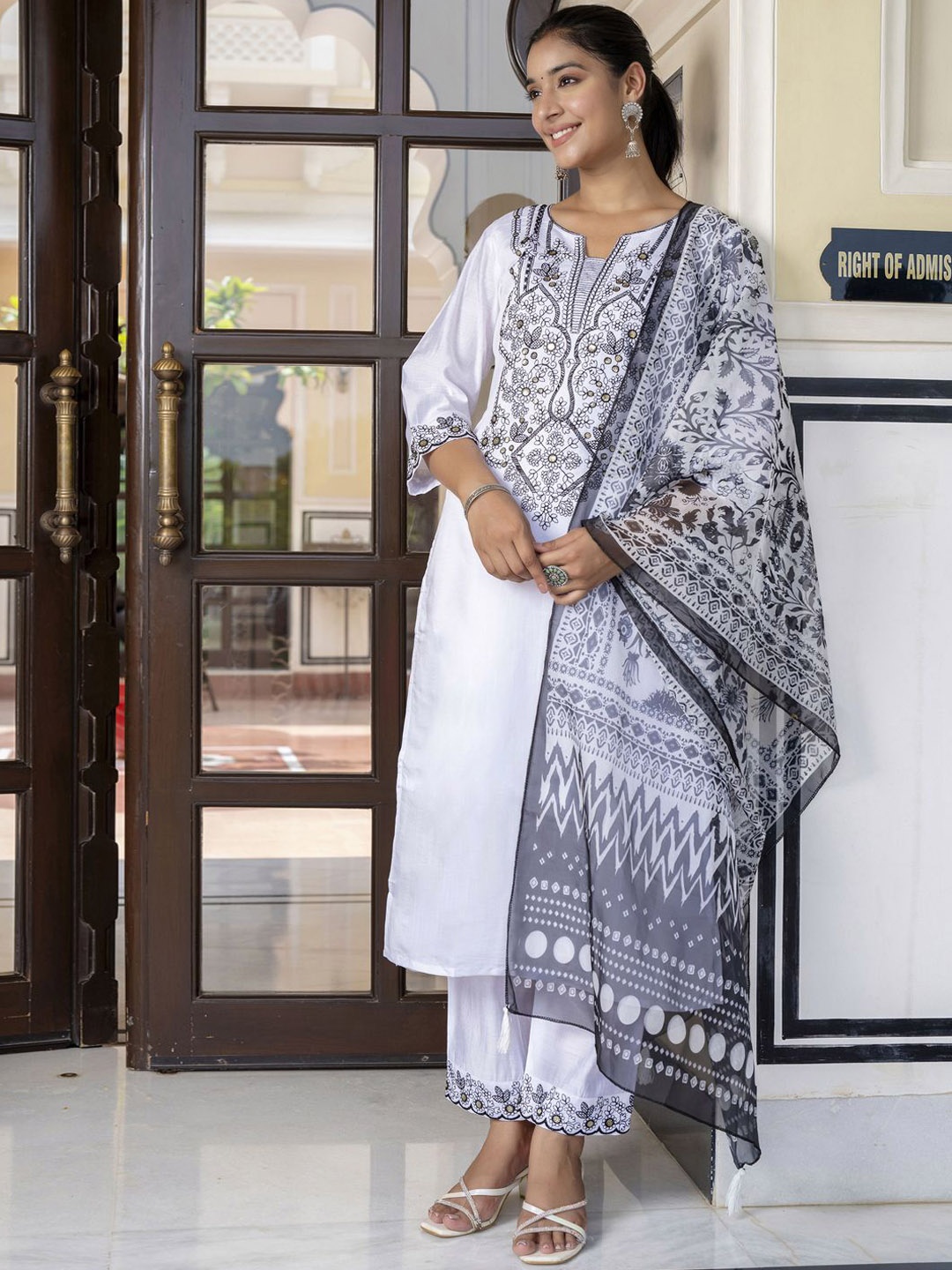 

VredeVogel Floral Embroidered Straight Kurta With Trousers & Dupatta, White