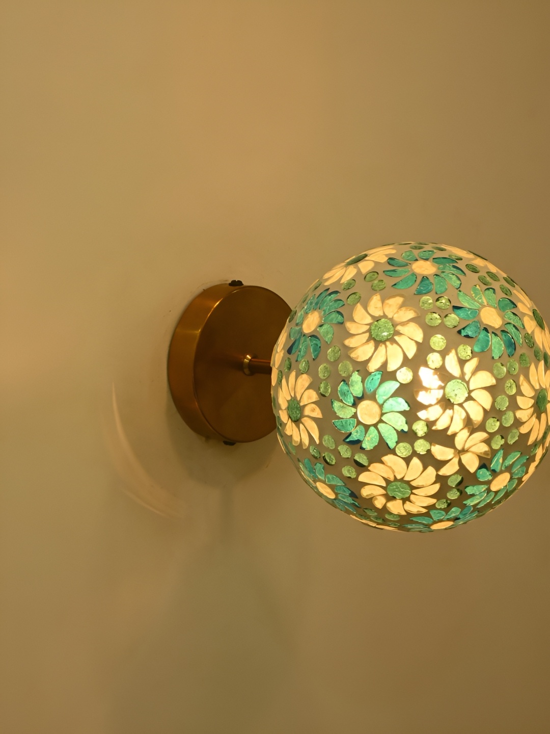 

Afast Blue & White Floral Printed Glass Contemporary Spherical Shaped Wall Lamp