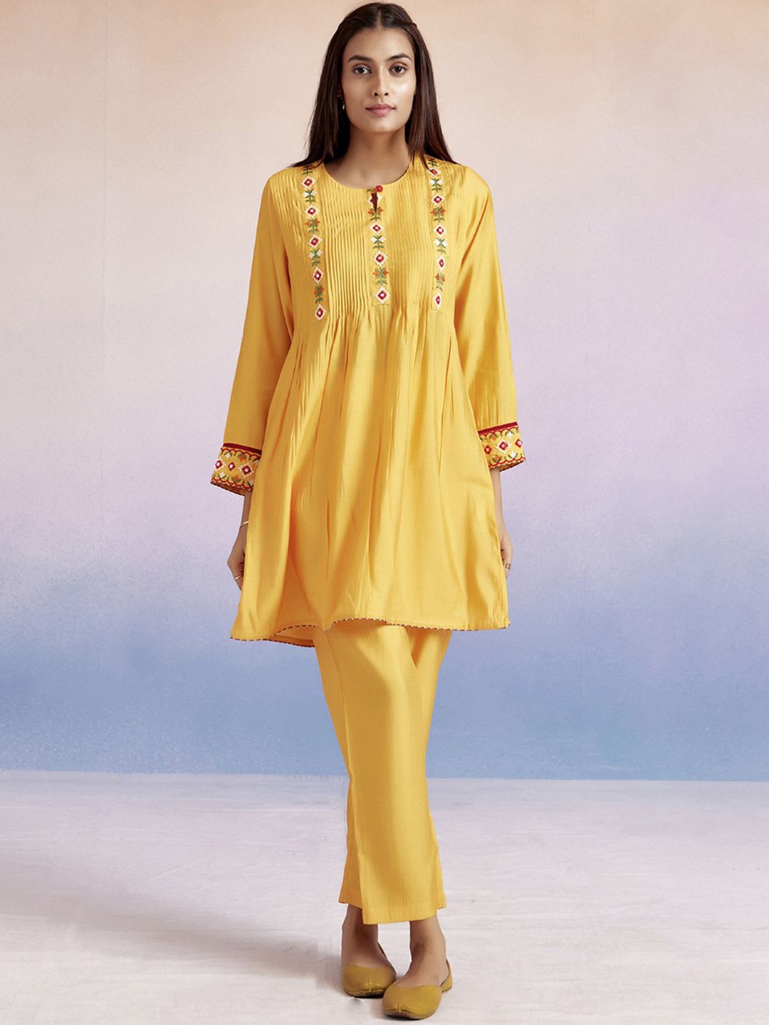 

Jaipur Kurti Mirror Work Embroidered Co-ord Set, Yellow